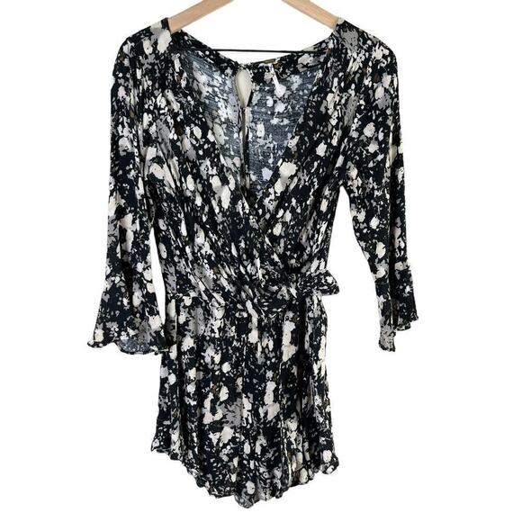 Free People All The Right Ruffles Romper in Ivory Black, Size XS‎ - Picture 2 of 16